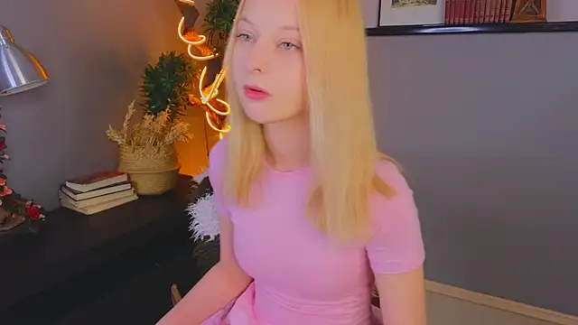 YungLyssy online show from November 2025 03:05:01 AM