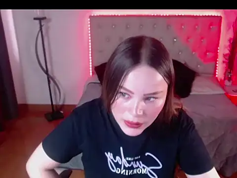  crystal12 online show from October 2025 06:41:02 PM