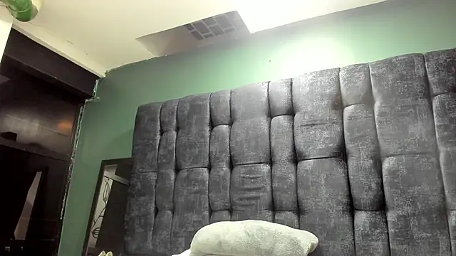 Alice  Morgan  online show from November 2025 12:07:02 PM