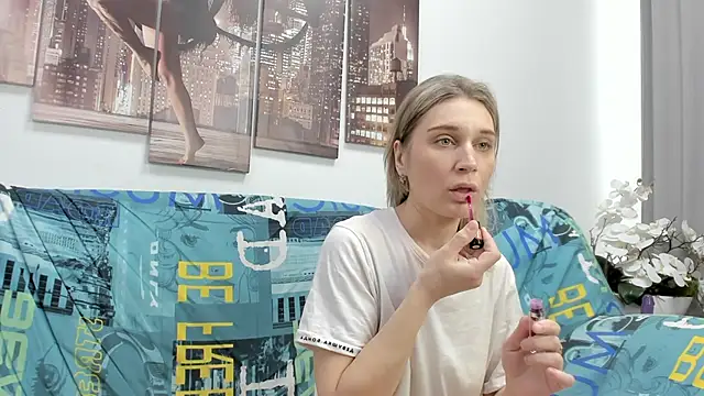 Snapshot of Tenderly_Sophie chatting on March 2026 01:14:01 AM Tenderly Sophie online show from March 2026 01:14:01 AM