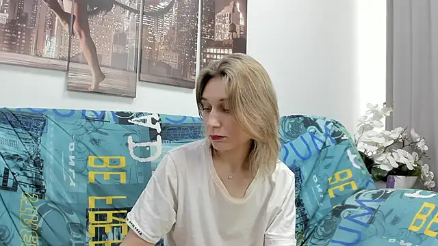 Snapshot of Tenderly_Sophie chatting on March 2026 02:04:02 AM Tenderly Sophie online show from March 2026 02:04:02 AM