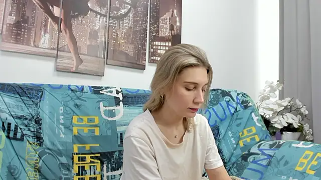 Snapshot of Tenderly_Sophie chatting on March 2026 01:31:02 AM Tenderly Sophie online show from March 2026 01:31:02 AM