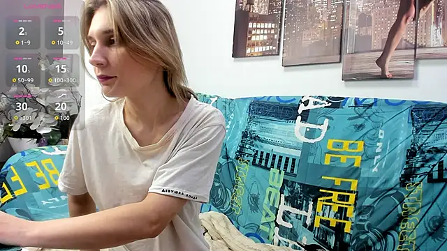 Snapshot of Tenderly_Sophie chatting on April 2026 01:21:01 AM Tenderly Sophie online show from April 2026 01:21:01 AM