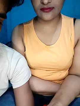 Snapshot of CoupleShow_432 chatting on November 2025 03:27:01 PM CoupleShow 432 online show from November 2025 03:27:01 PM