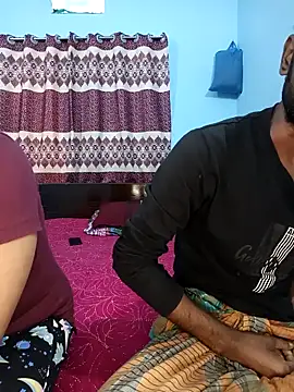 Snapshot of CoupleShow_432 chatting on January 2026 07:34:01 AM CoupleShow 432 online show from January 2026 07:34:01 AM