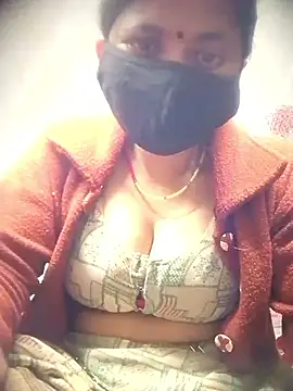 QRESABABY online show from November 2025 10:32:01 PM