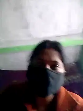 QRESABABY online show from November 2025 06:32:01 PM