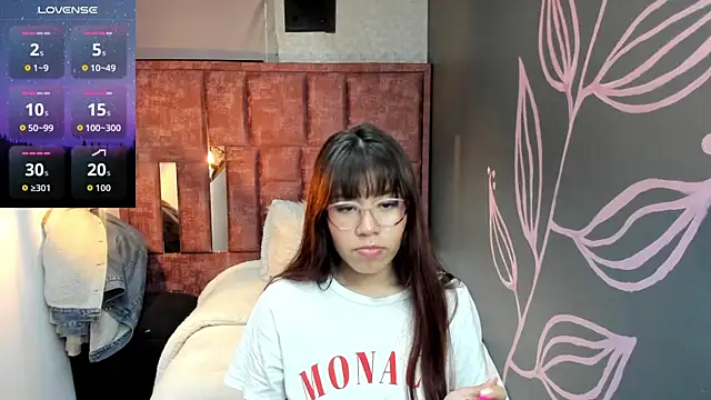 Chloe  Brooks  online show from October 2025 08:41:02 PM