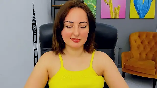 Snapshot of NoraSimons chatting on April 2026 05:19:08 AM NoraSimons online show from April 2026 05:19:08 AM