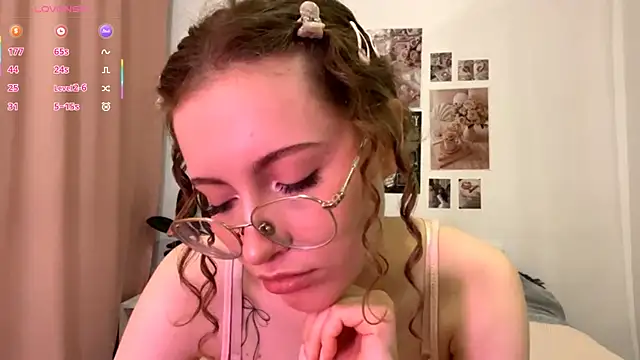 Kira Sanders online show from November 2025 04:29:02 PM