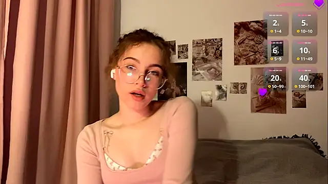 Kira Sanders online show from December 2025 06:56:02 PM