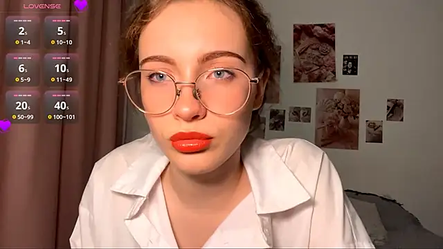 Kira Sanders online show from December 2025 06:27:01 PM