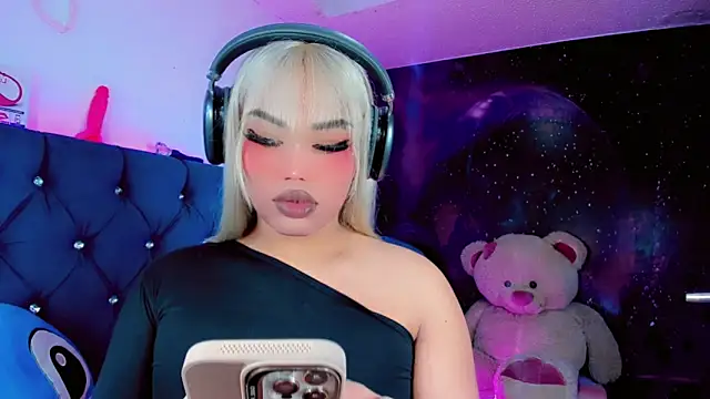 Alannys xHotx online show from February 2026 11:38:01 PM