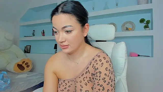 juliexxx online show from December 2025 06:58:01 PM