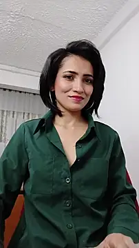 chloehanna online show from November 2025 04:18:02 PM