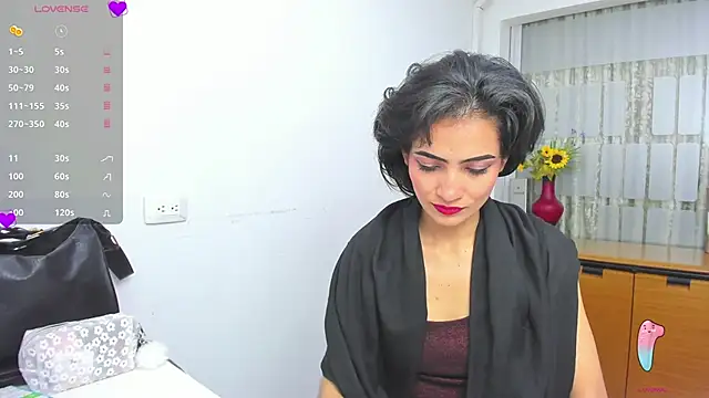 chloehanna online show from December 2025 07:42:02 PM