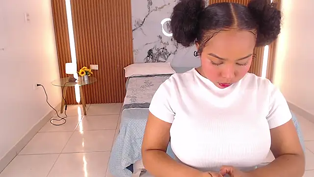 rosselyn  online show from March 2026 12:02:02 PM