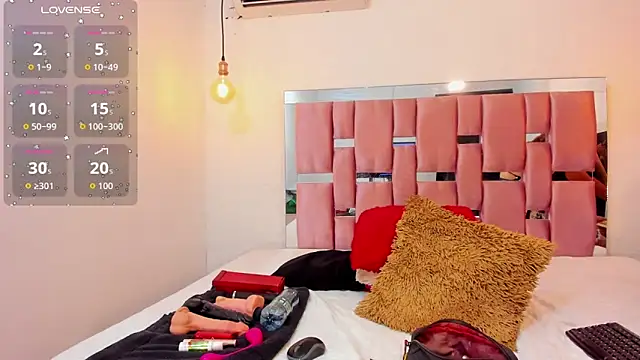 samantaawolf online show from November 2025 08:05:01 PM