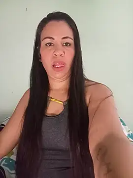 Snapshot of LeilaTaylor chatting on November 2025 01:11:01 PM LeilaTaylor online show from November 2025 01:11:01 PM