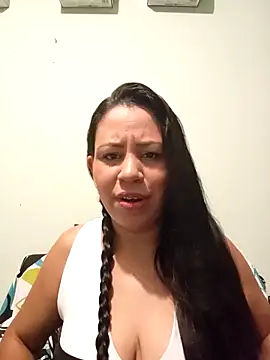 Snapshot of LeilaTaylor chatting on November 2025 12:59:01 PM LeilaTaylor online show from November 2025 12:59:01 PM