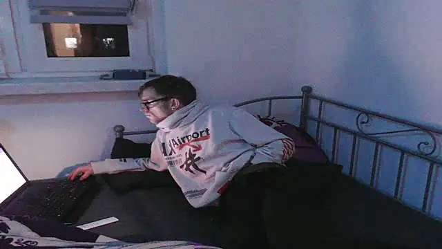Snapshot of StephPra94 chatting on February 2026 11:35:01 PM StephPra94 online show from February 2026 11:35:01 PM