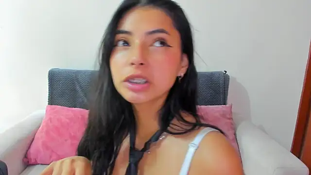 miadaviesx online show from November 2025 12:15:02 PM