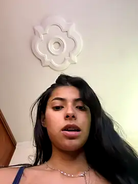 miadaviesx online show from November 2025 01:10:01 PM