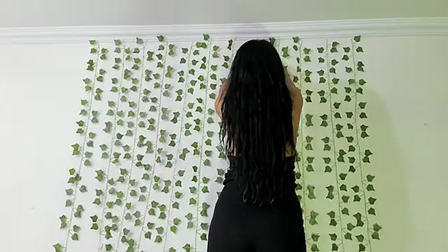 miadaviesx online show from December 2025 07:09:01 PM