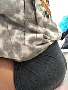 MAVI EC online show from November 2025 10:32:02 PM