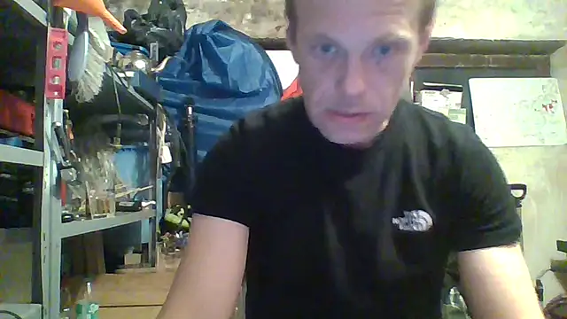 Snapshot of tommy3300 chatting on April 2026 10:48:02 PM tommy3300 online show from April 2026 10:48:02 PM