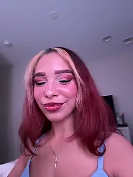 Snapshot of Latinagf chatting on November 2025 05:54:01 AM Latinagf online show from November 2025 05:54:01 AM