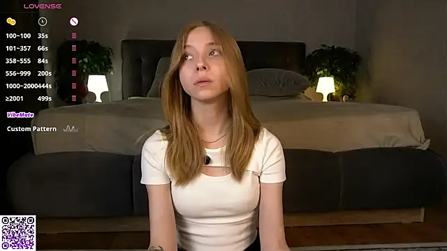 BarbaraViggiani online show from November 2025 04:42:01 PM