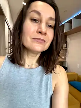 Snapshot of AliceLili chatting on October 2025 09:11:04 AM AliceLili online show from October 2025 09:11:04 AM