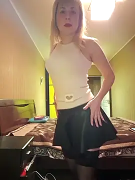 SelinaLovqx online show from February 2026 02:43:01 PM