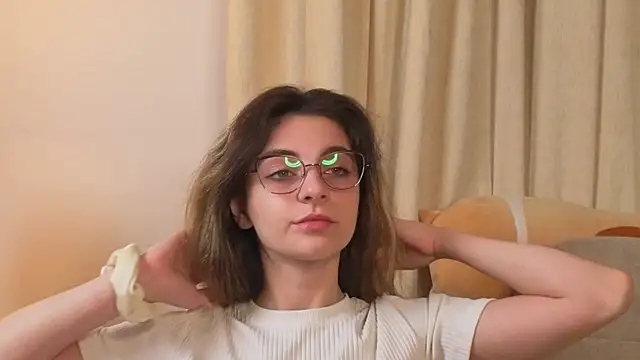 Snapshot of CasandraMickell chatting on November 2025 08:07:01 PM CasandraMickell online show from November 2025 08:07:01 PM