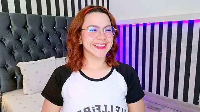 sussiestrawberry online show from October 2025 10:06:01 AM