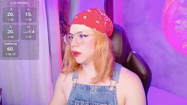 sussiestrawberry online show from November 2025 10:18:01 AM