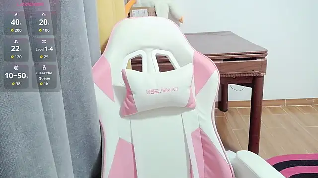 xiaoxiao--baby online show from November 2025 10:23:01 PM