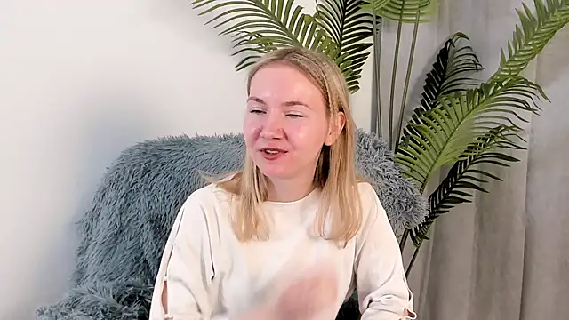 Snapshot of CathyHeximer chatting on October 2025 01:54:02 PM CathyHeximer online show from October 2025 01:54:02 PM