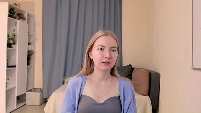 Snapshot of CathyHeximer chatting on December 2025 07:28:01 AM CathyHeximer online show from December 2025 07:28:01 AM