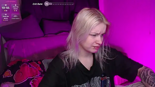 Snapshot of CherryNight6 chatting on April 2026 09:20:01 PM CherryNight6 online show from April 2026 09:20:01 PM