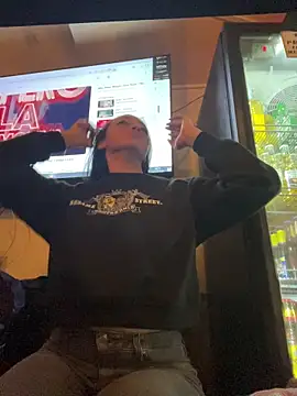 Lia  white online show from December 2025 11:11:01 PM