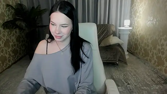 Snapshot of FloraCherry chatting on November 2025 11:43:01 AM FloraCherry online show from November 2025 11:43:01 AM