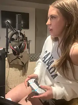 elliepixie online show from December 2025 02:18:01 AM