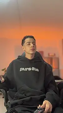 Sebastian Reed online show from February 2026 04:44:02 AM