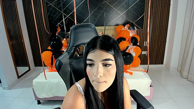 Snapshot of Milu_17 chatting on November 2025 10:59:02 AM Milu 17 online show from November 2025 10:59:02 AM