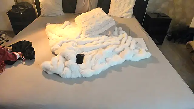 Snapshot of Amanda-JewelzX chatting on November 2025 08:30:02 PM Amanda-JewelzX online show from November 2025 08:30:02 PM