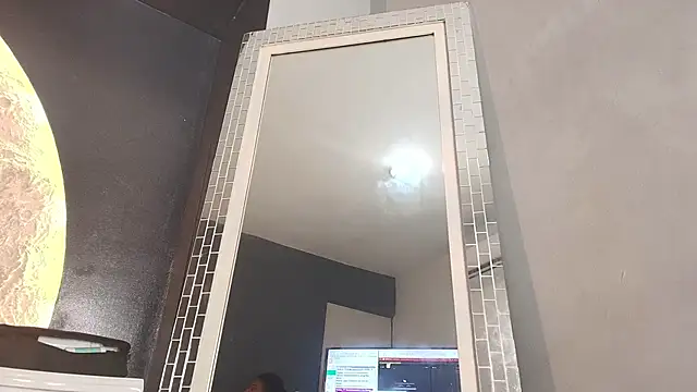 NaomiQueents online show from November 2025 01:22:02 PM