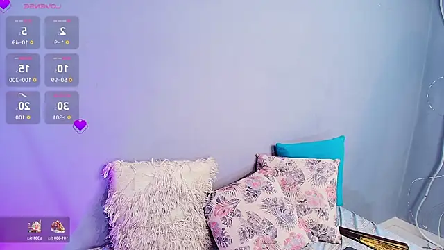 NaomiQueents online show from November 2025 08:11:01 PM