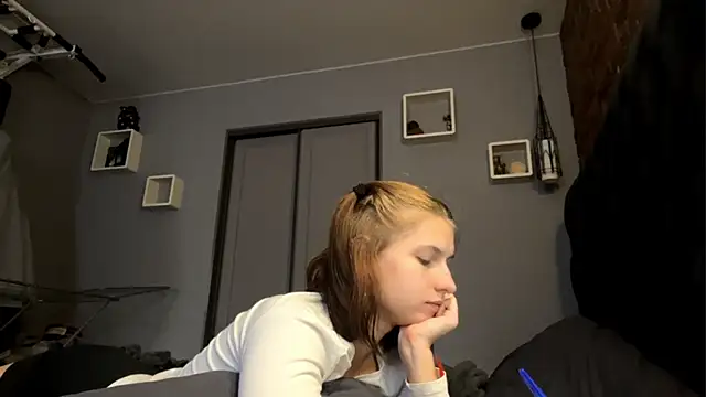 CarmaDiza online show from October 2025 11:07:01 AM